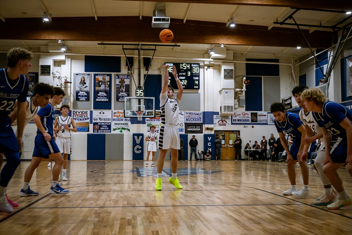 Muckers Deal Bulldogs First Defeat of Season